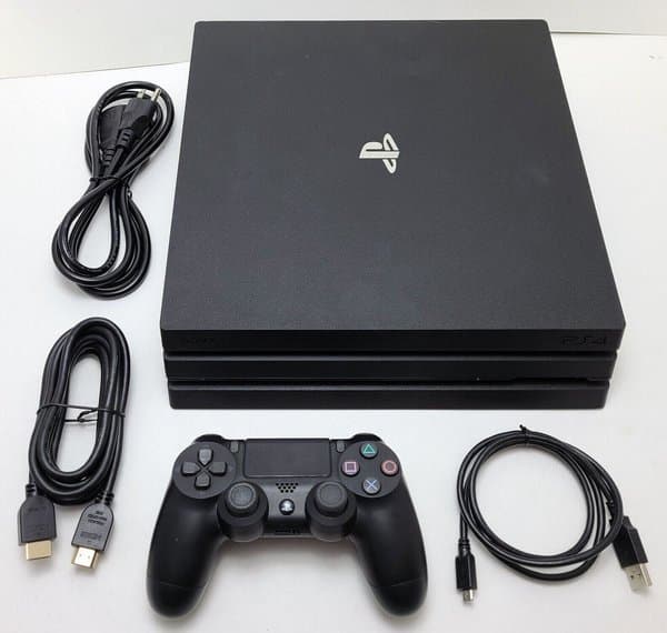 Playstation 4 + 2 Kol